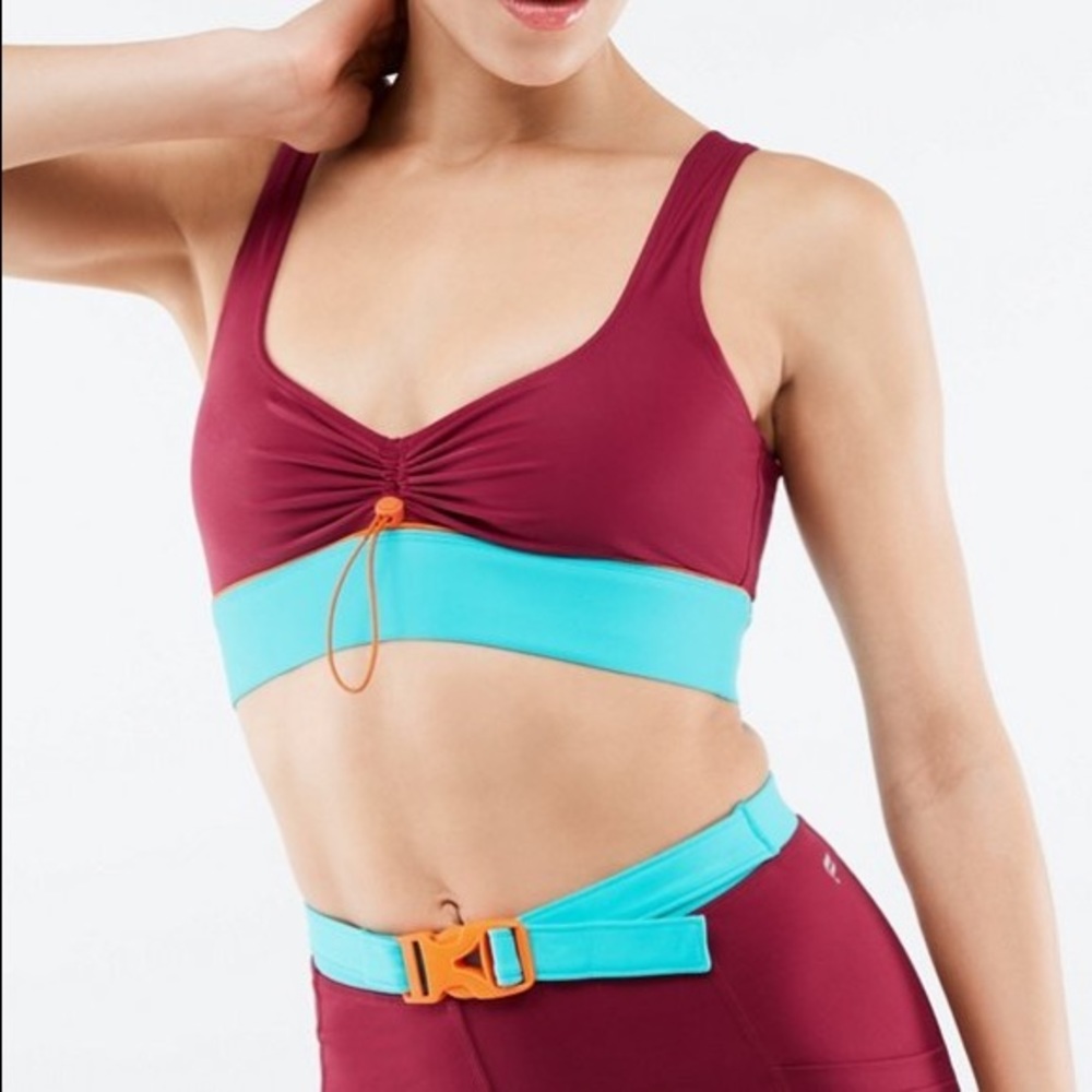 Two piece fabletics outfit - Picture 4 of 12
